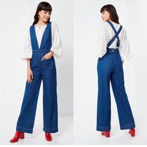 BDG Women's Blue Uo Eleanor Plunging Denim Jumpsuit . Size 6